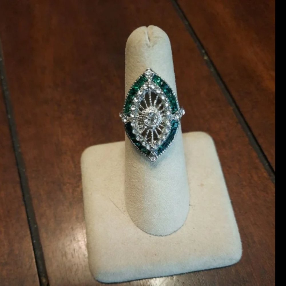 Stunning Art Deco Rhinestone Ring-Emerald Green Clear Color Rhinestones